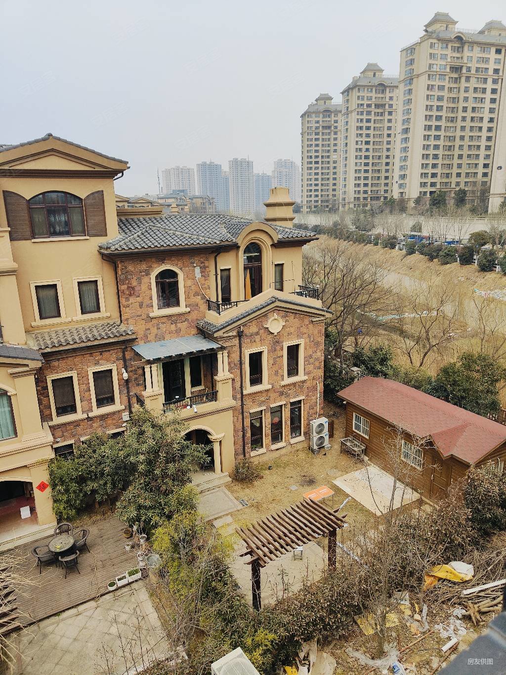 林溪湾五层别墅330万中间位置