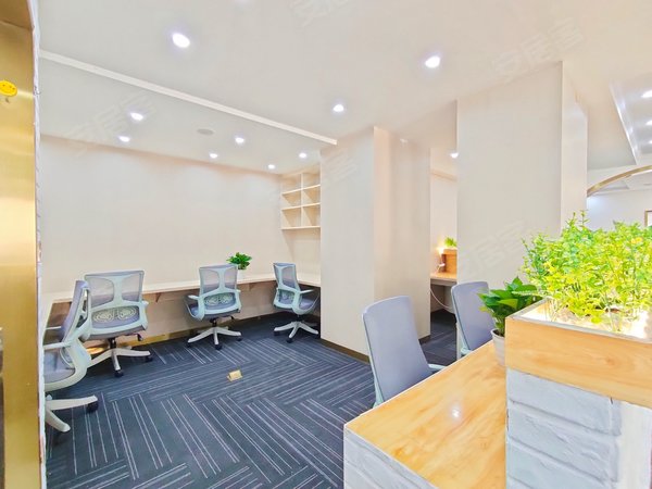 南坪万达玖玺国际旁精装300平办公室电梯口全新办公家具