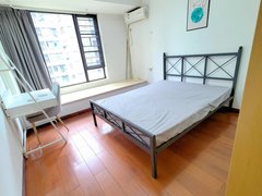 武汉洪山关山主卧飘窗，光谷大道，企业天地，总部国际，光谷K11，新世界出租房源真实图片