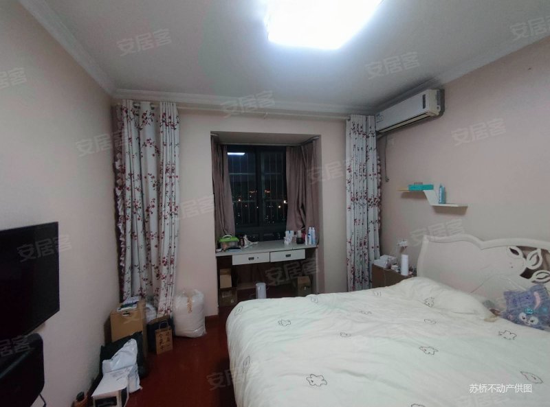 凤凰名城 地铁口 好楼层  采光好 周边配套齐全 主营小区