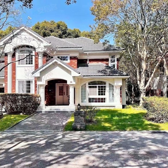 天使湾新出改建好小独栋花园200平位置很好随时可以看房