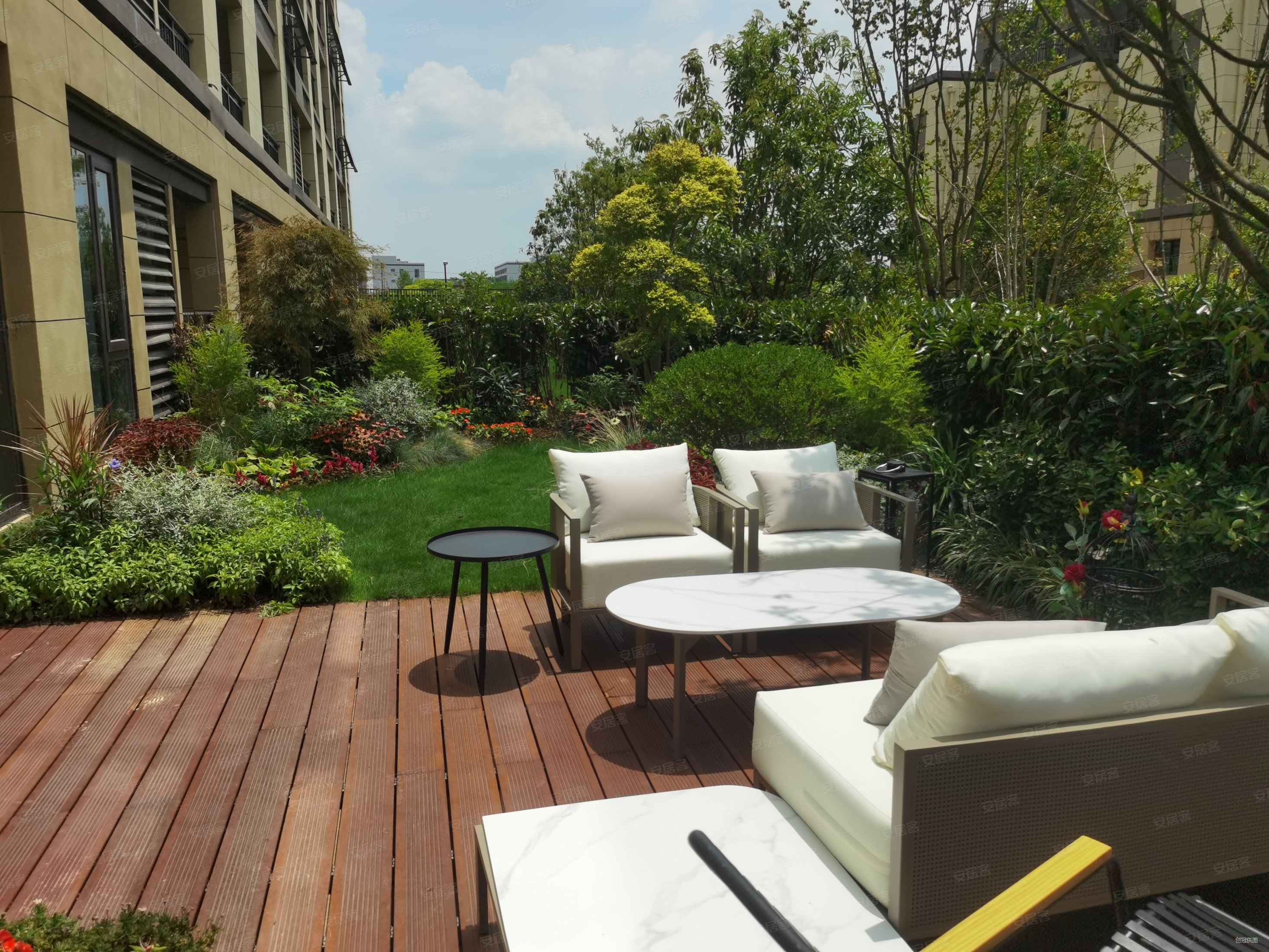 南京后花园复式别墅送花园露台南京北站旁地铁口看房方便