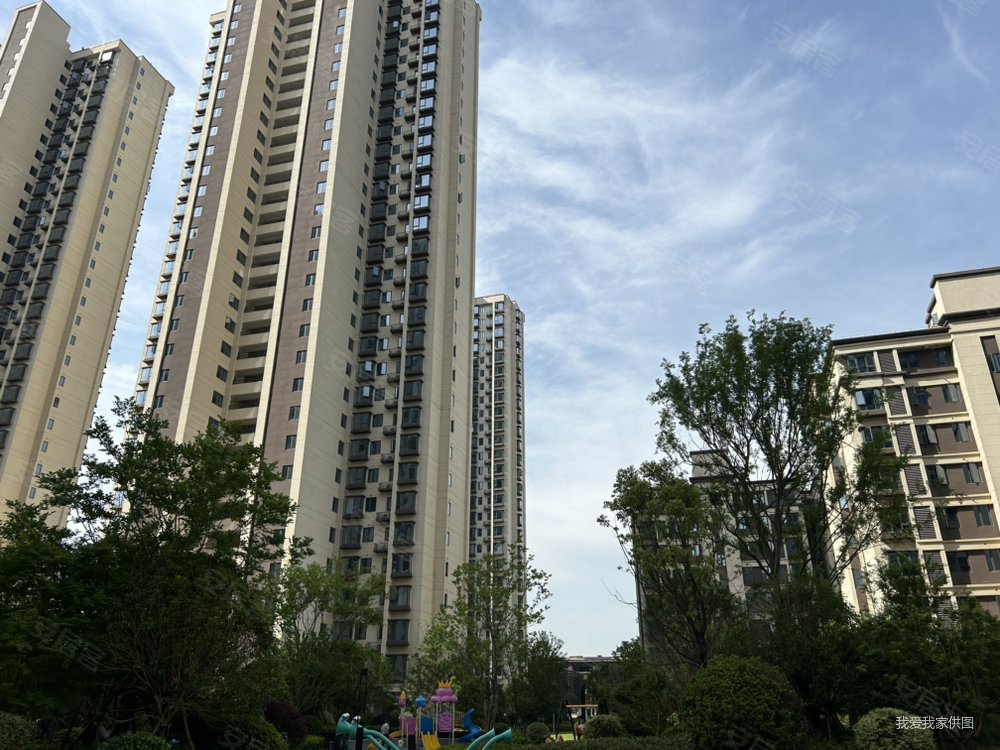 湾里赣电贵府装修三房诚心出售