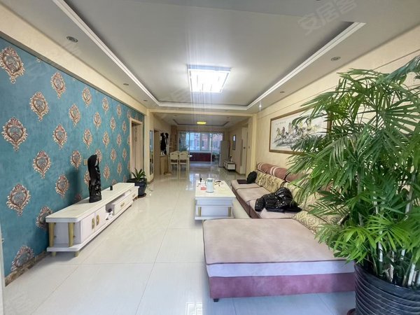 朝阳双塔大润发辽河家园车库上1楼,118平,三室两厅一卫,出租房源真实图片