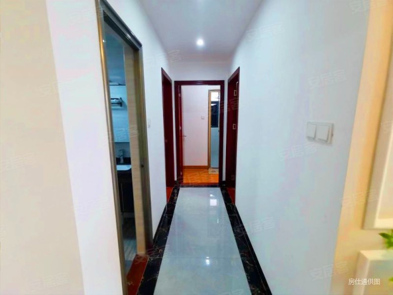 园洲中心(52.w一口价全包过户)带全屋家私!送车位!有钥匙