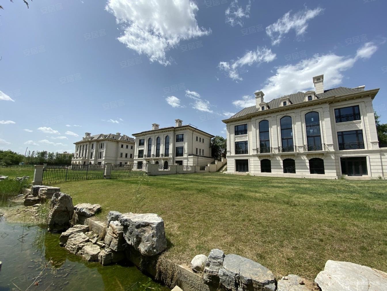 远洋lavie6室3厅6卫1100㎡南北9300万