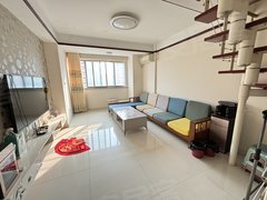 龙口东城区兰兴路龙门花园顶加阁楼 三室两卫 四个空调。家具家电齐全出租房源真实图片