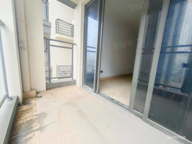 黄江天虹,中泰峰境,三房两厅.