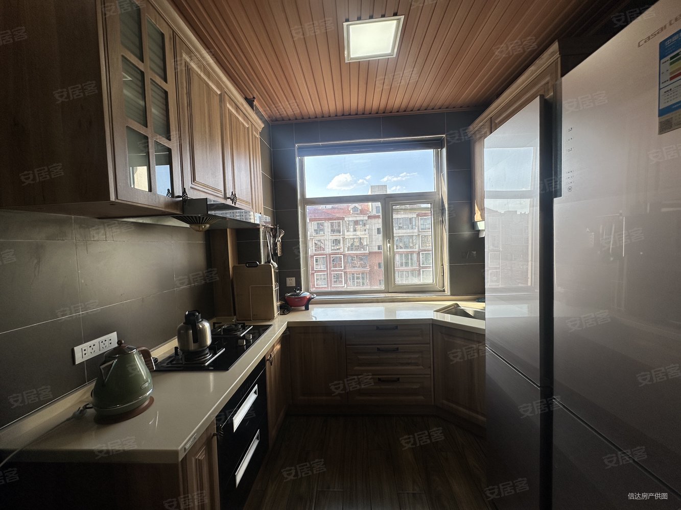 学府佳苑3室2厅2卫125㎡南北75.8万