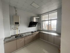 周口淮阳天鸿世贸广场急租，人民医院附近，步梯房简单装修三室两厅一卫，看房方便出租房源真实图片