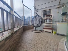 深圳宝安新安灵芝地铁站，精装两房，大阳台，随时看房，随时住出租房源真实图片