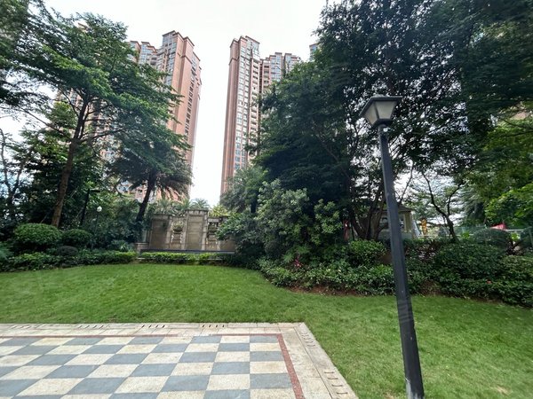 深圳龙岗横岗振业城上观14号线六北口 精装修4房 适合办公  住家7500