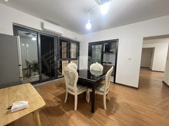 巴中巴州中坝户型方正，采光好，装修保养好，拎包入住出租房源真实图片