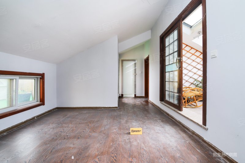 复式带露台 地铁口 精装四室 电梯小高层 新上真实房 急售,顺峰状元府