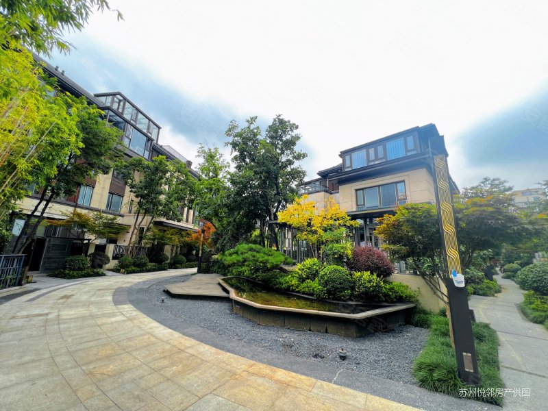 狮山脚下 原著花园 上叠别墅 实用250平 送南北露台