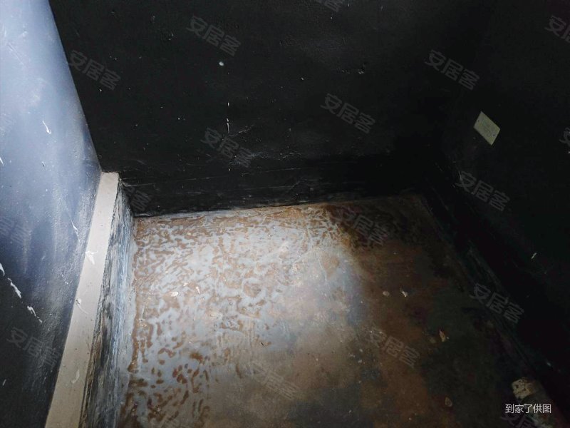 近轻轨,近万达商圈,洋房三房两厅两卫,南北通透,耘海圣泉尚品居二手房