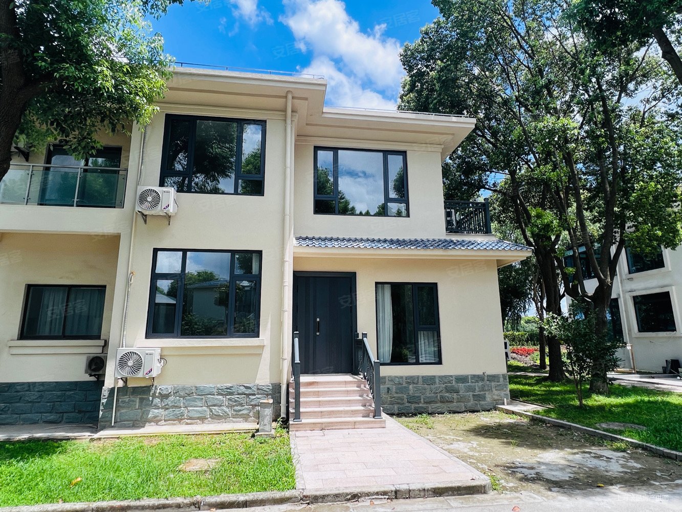 太阳岛高尔夫温泉别墅