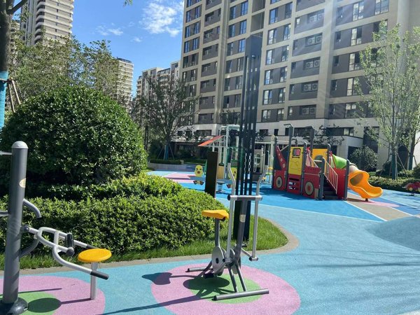 青岛城阳红岛融创红岛湾(商住楼)直租 两室两厅两卫 拎包入住 精装