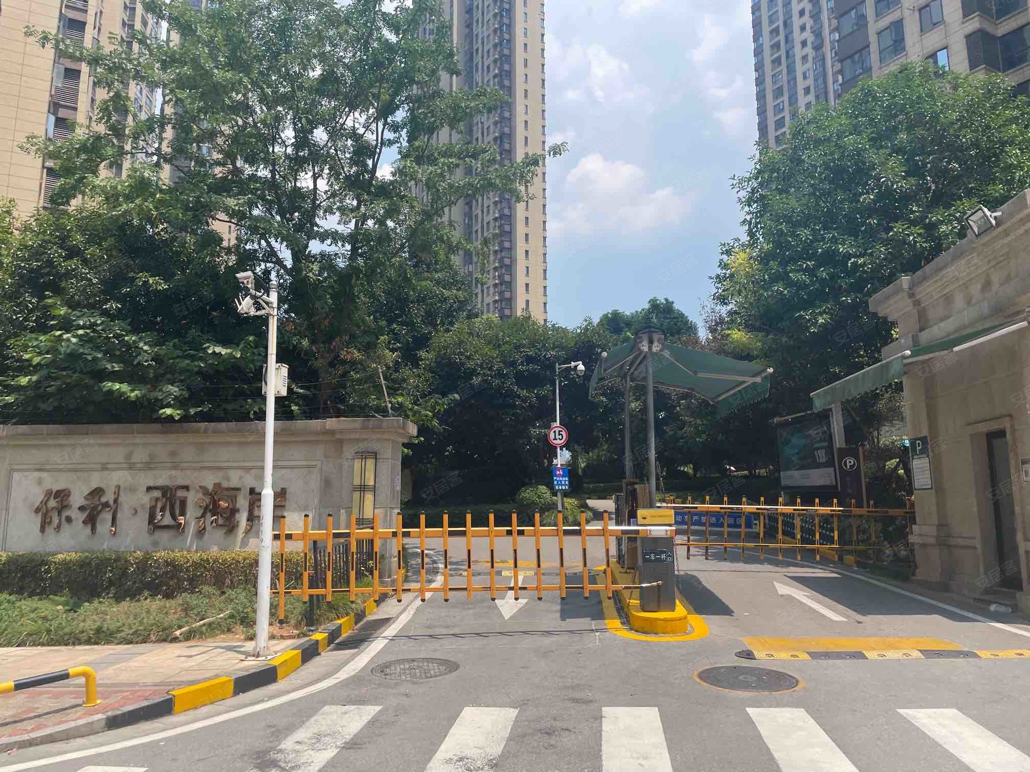 滨江板块江景房复试楼,业主很诚心出售,不在长沙定居.,保利西海岸(a区