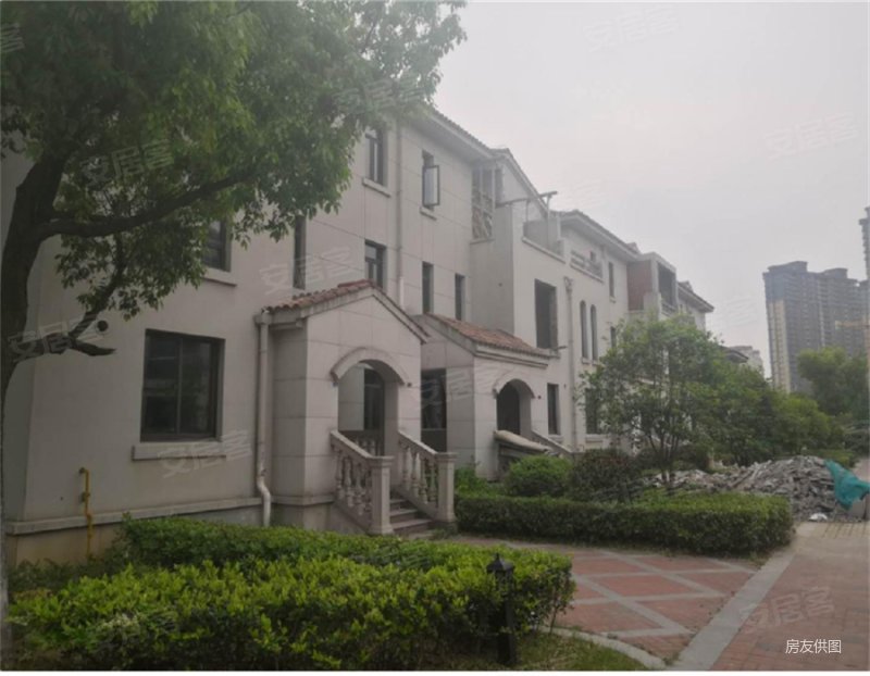 九龙湖别墅4室2厅3卫185.92㎡南北580万