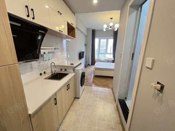 轻轨站旁 西著七里单身公寓 小清新风格 随时看房出租房源真实图片