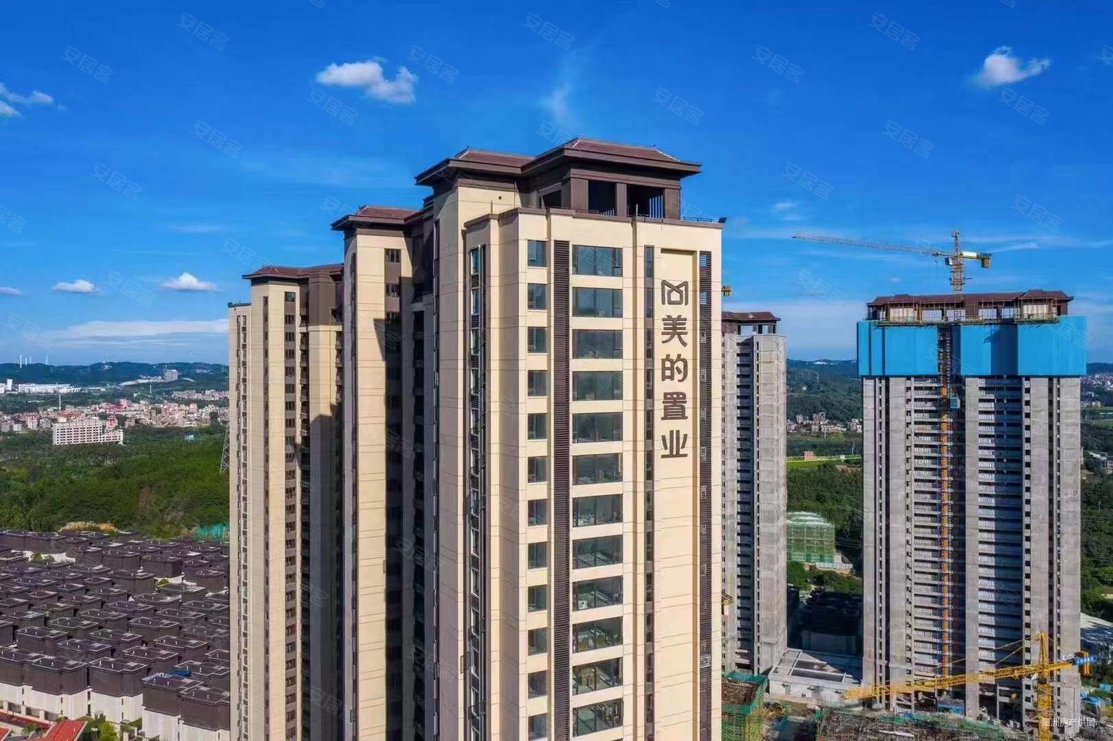 聚龙美的君悦府4室2厅2卫128㎡南北127万