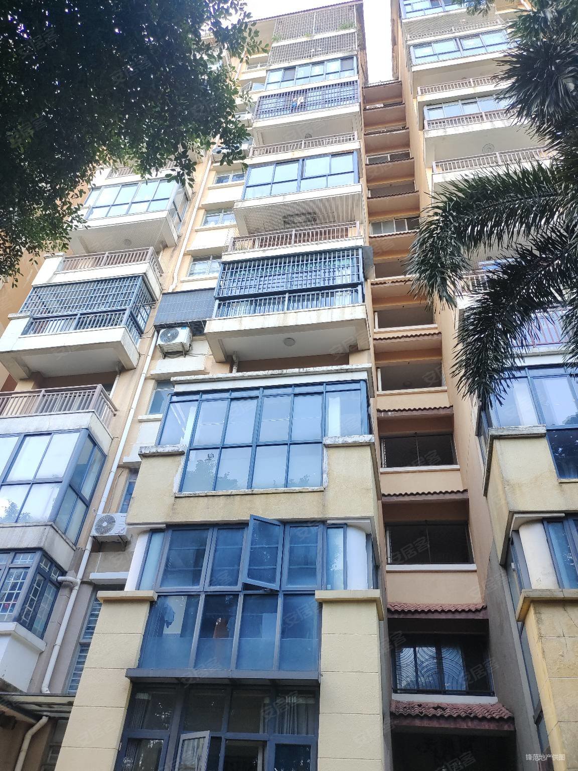 海口新埠岛大型小区新世界花园正规大3房小区环境优美