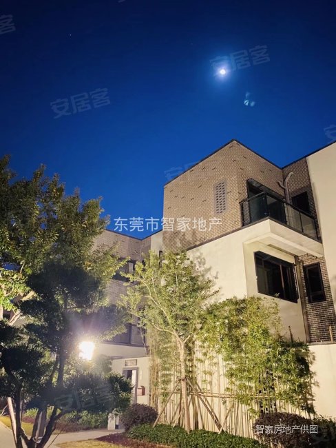 碧桂园映月台别墅  实用300平送两个车位 急售