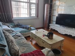 乌海乌达新城区瑞德小区电梯楼,精装两室,拎包入住,年租12000包物业取暖出租房源真实图片