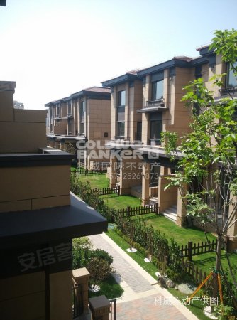 保利香雪山别墅豪华装修 房东急售 当居住融入环境心也随之淡定
