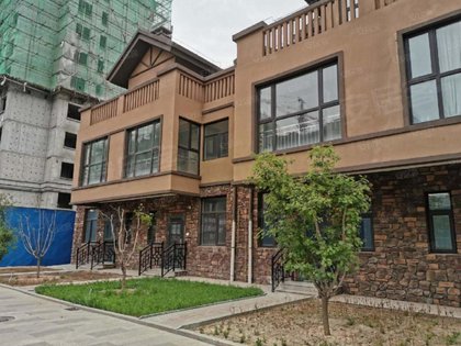 王建伟2020-05-10轨道交通小区北侧300米为下花园高铁站,小区500米为