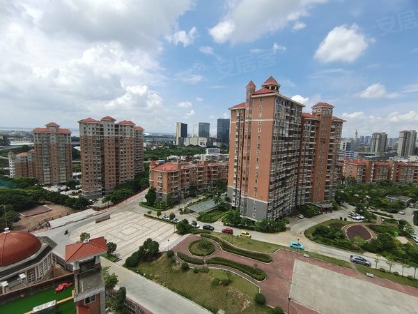 泉州丰泽东海湾宝秀小区东海泰禾广场对面宝秀小区自住精装2房2厅2卫