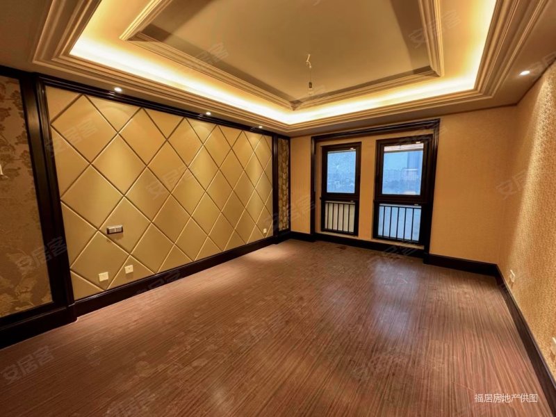 新出天宁区位置优越巨凝金水岸208平大平层的舒适