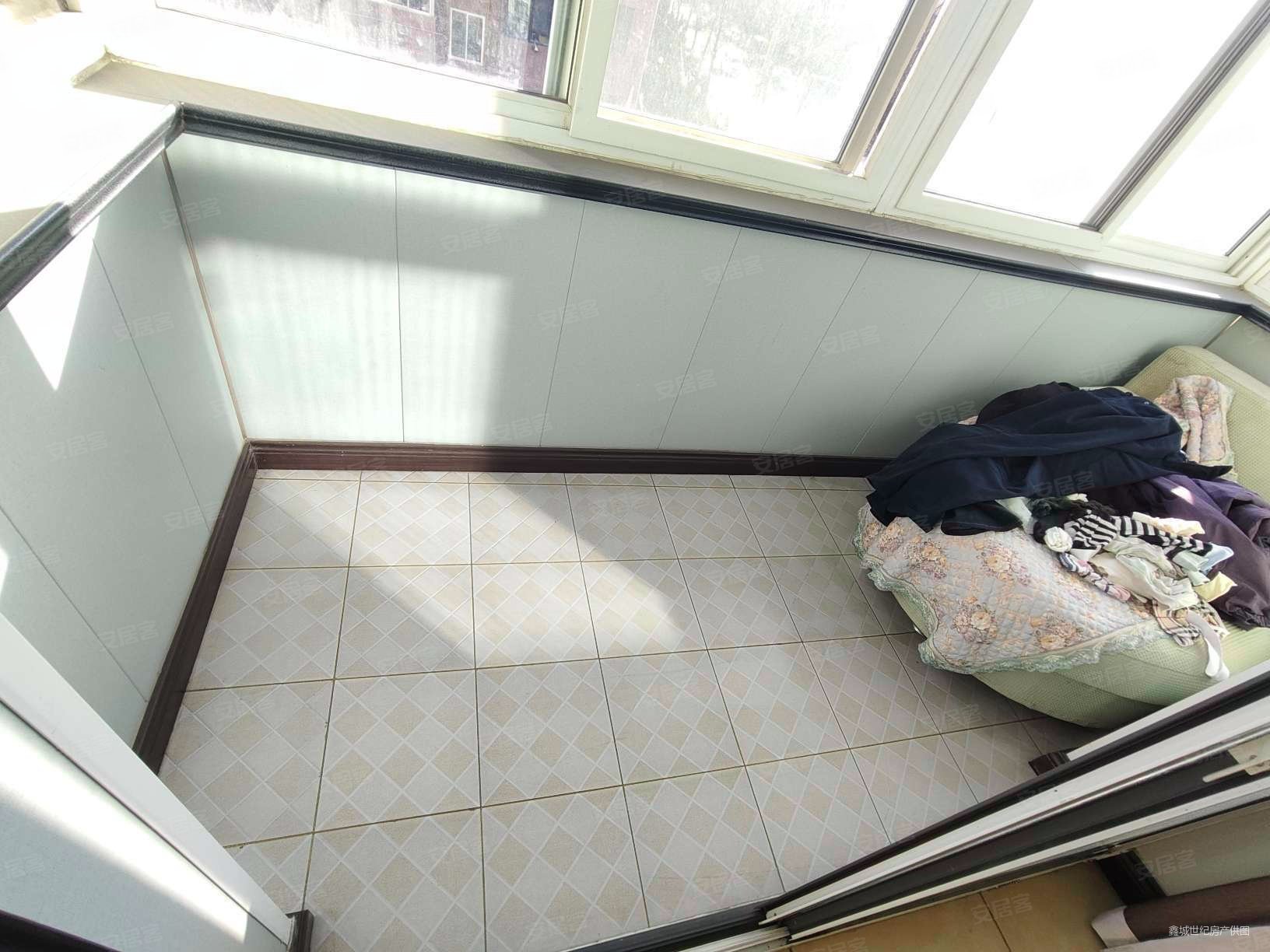 温馨家园2室2厅1卫80㎡南北32万