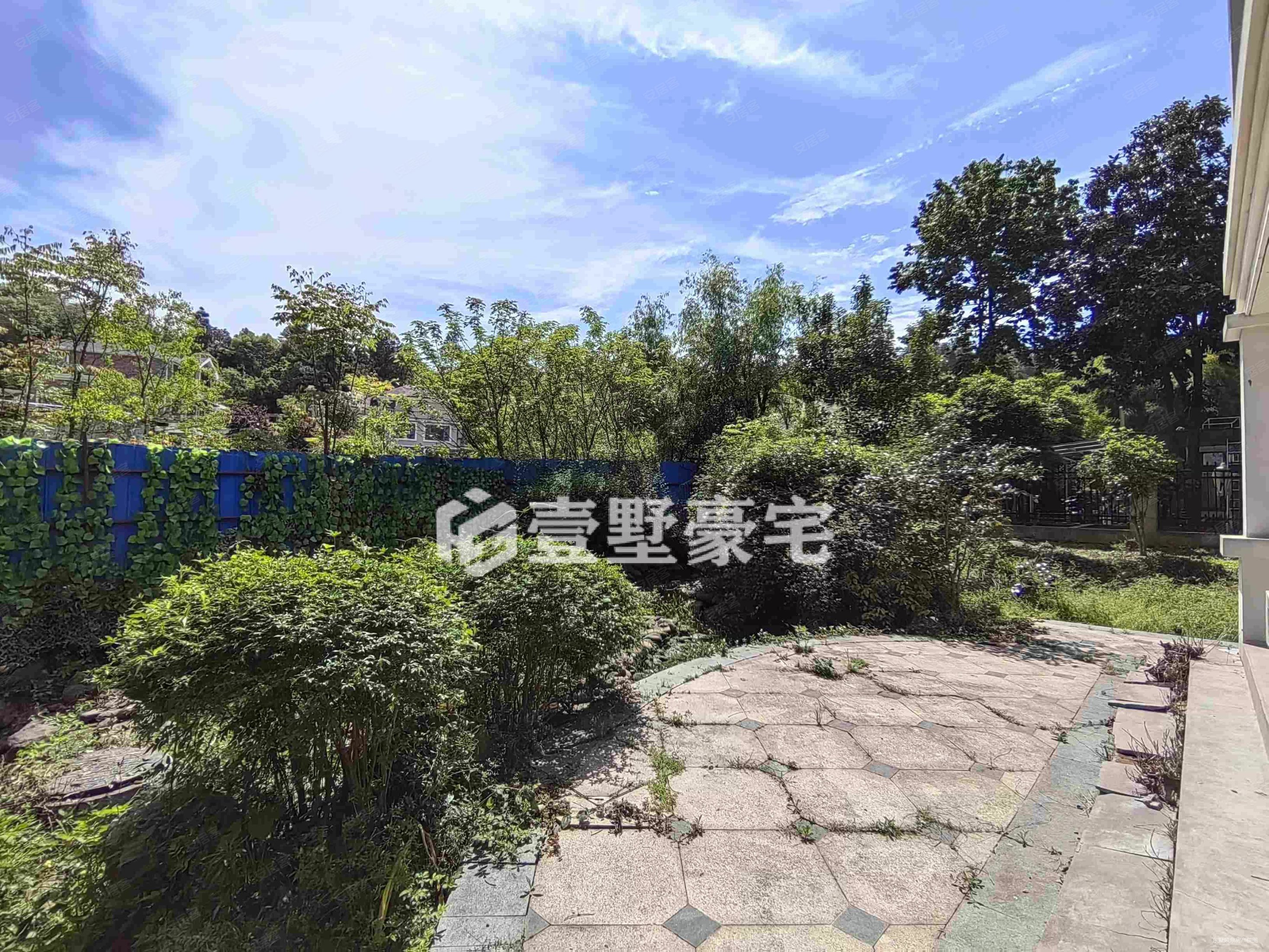 将军大道山水独栋帝景天城  占地740平 2层 500平花园