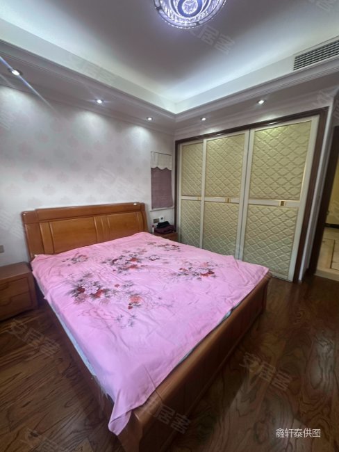 海华景苑 独栋别墅 大院子 豪华装修 5房3厅4卫