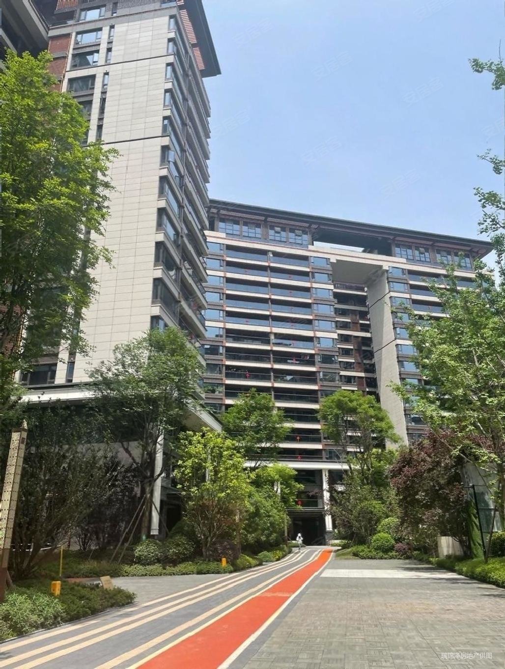 降价处理吾悦广场璞玉精装复式带平台花园全款带车位