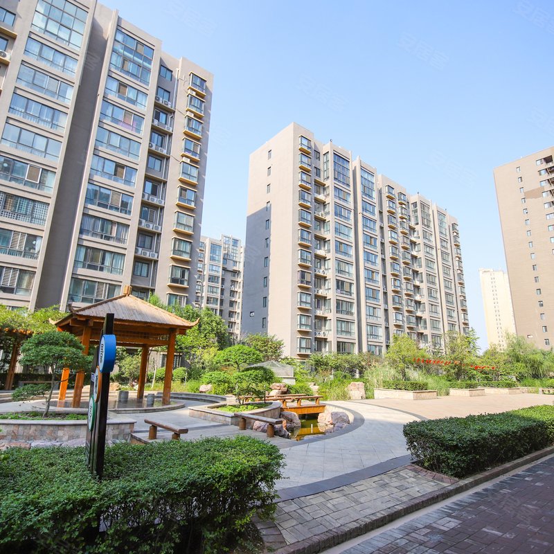 2021-09-17   :49:44 小区在售面积86-220平,小高层占多数楼栋,小区