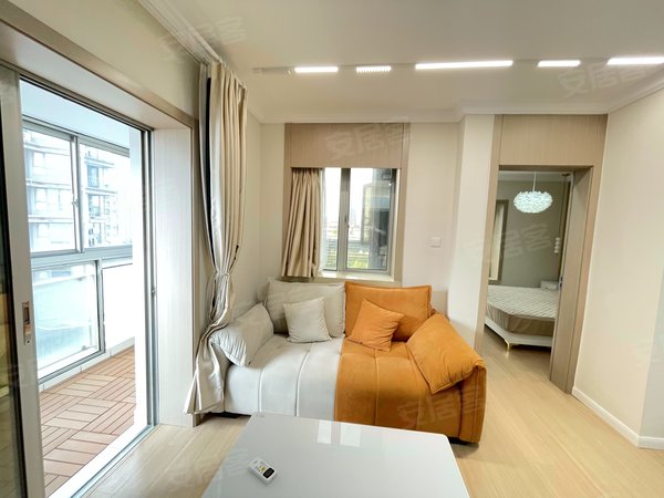 上海浦东陆家嘴万源晶典公寓陆家嘴电梯一房步行源深路14号!