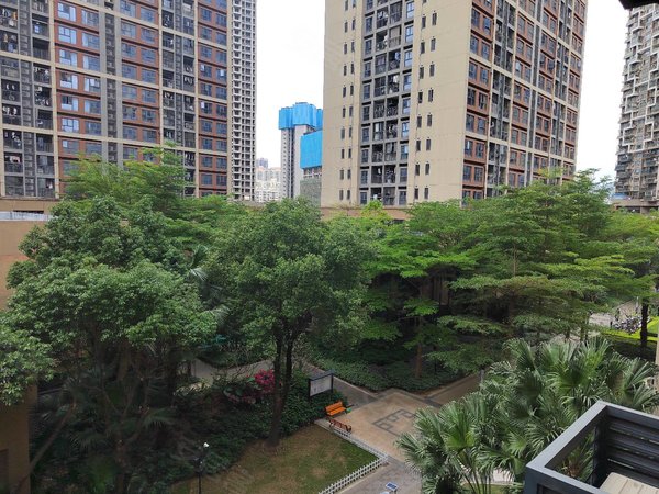 深圳布吉百鸽笼万科红(三期)出租百鸽笼地铁口单间 家私齐全出租房源