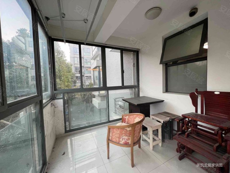 沈默花园电梯中层4房,近万达广场和地铁站,有车位,沈默花苑二手房,799