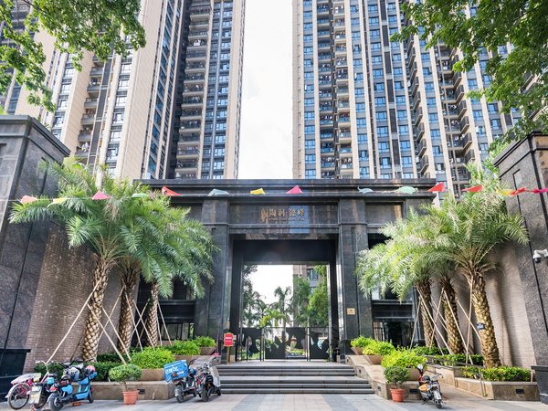 深圳龙华观澜陶润懿峰陶润懿峰  精装89平4房 南北通透  空房出租