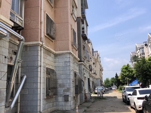 大连甘井子泡崖新村泡崖四区泡崖四区 学校旁 2楼精装修 随时可看出租