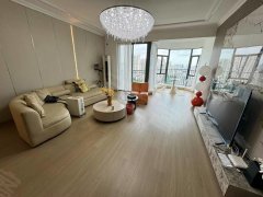 珠江帝景苑克莱公寓 精装五房三卫 家具电齐全 保养新净