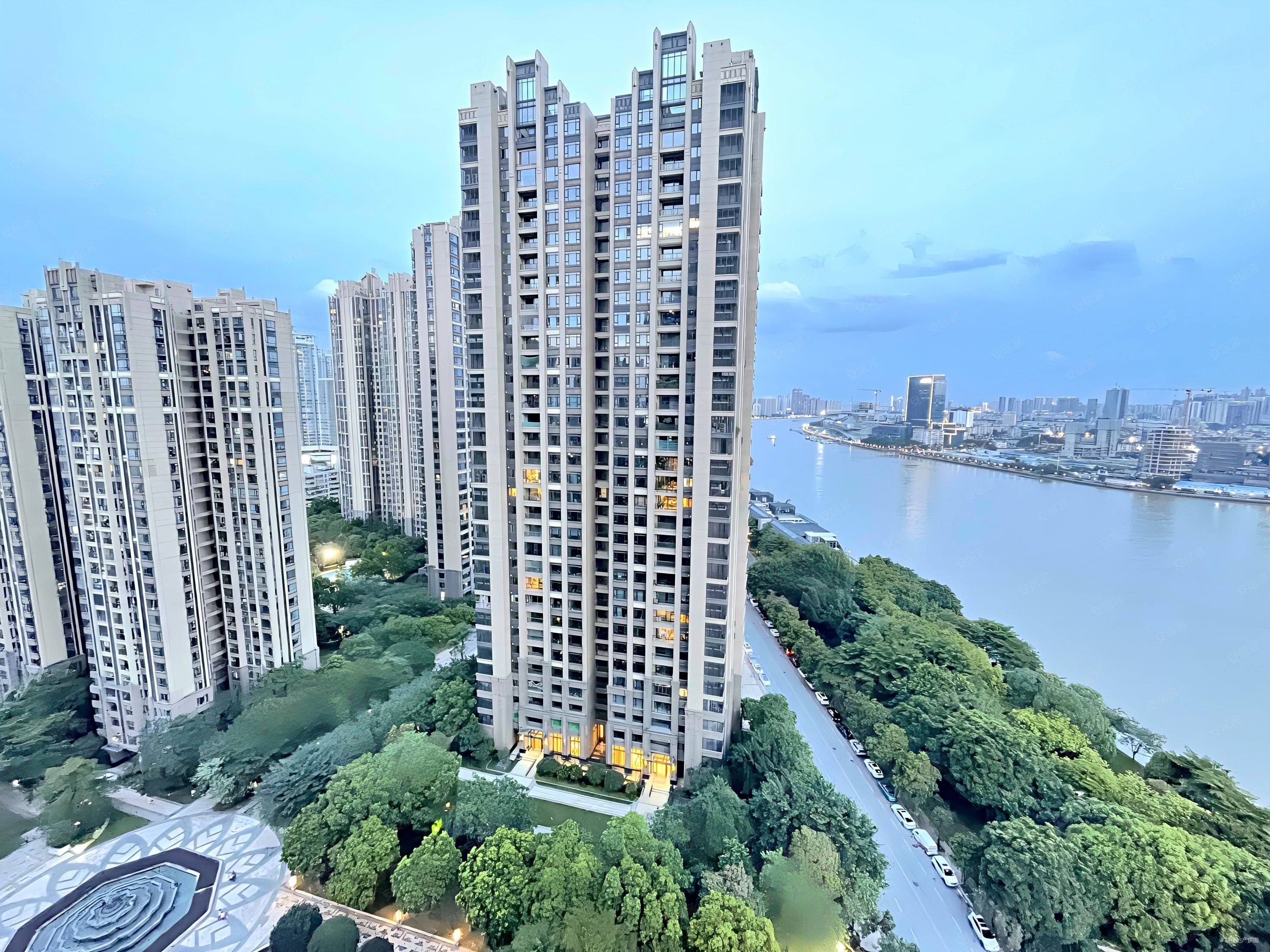 珠光御景壹号3室2厅2卫139.51㎡东南1300万