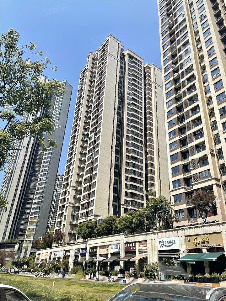 融景城臻苑3室2厅1卫89.97㎡南北178万