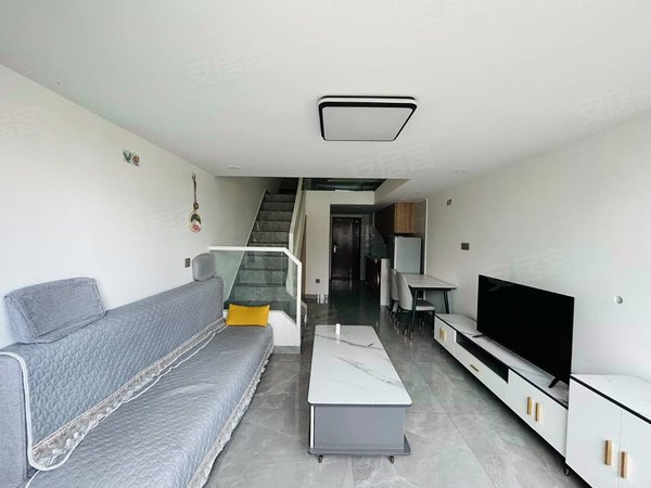 昆明五华高新区融创春风十里海豚湾吾悦广场附近 海豚湾公寓 多套精装