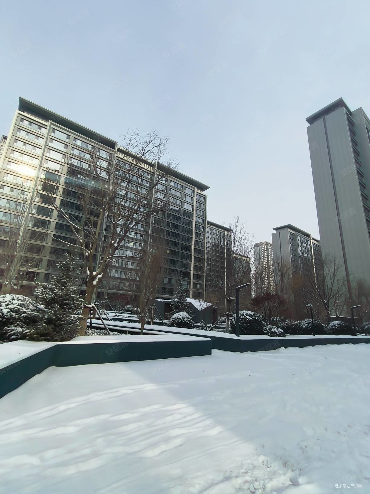 天津瑞府3室2厅2卫104.68㎡南北330万