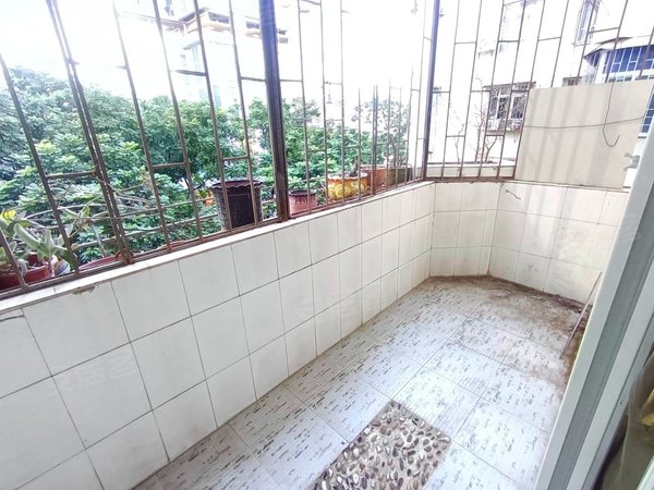 深圳罗湖东门翠华花园翠华花园,小三房,4楼,急租出租房源真实图片