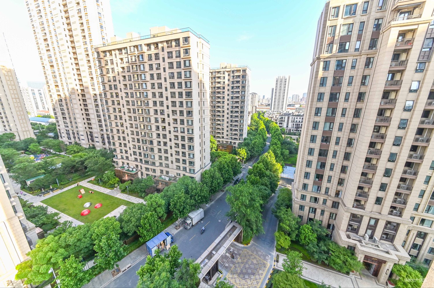 新晋大宁网红盘边套三房两厅两卫中高楼层无采购遮挡随时看